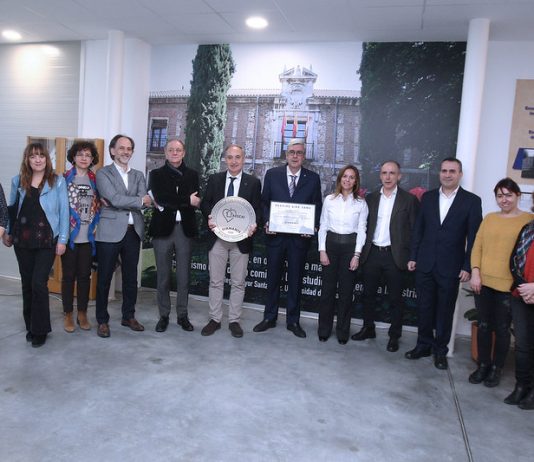El Aulario IndUVa recibe el certificado que acredita la excelente calidad del aire interior del edificio